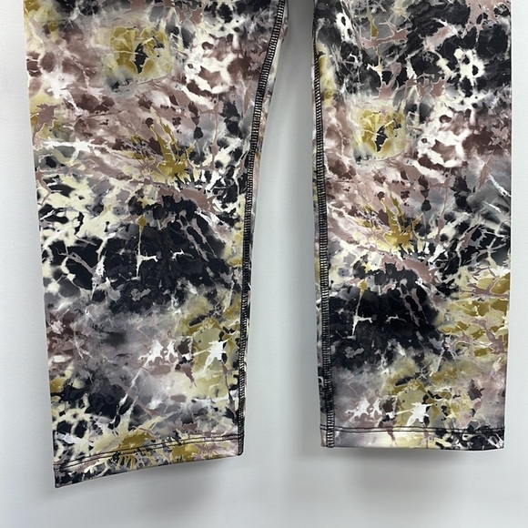 Kos USA Mid-Rise Abstract Splatter Crop Leggings Athleisure Stretch Yoga Large - Picture 3 of 8